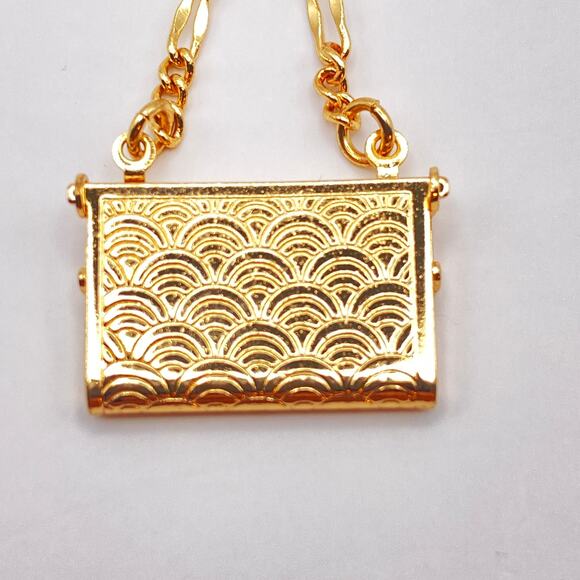Signed BELLA JACK Envelope Purse Pendant Necklace Gold Tone Figaro Chain-Opens - Picture 6 of 8